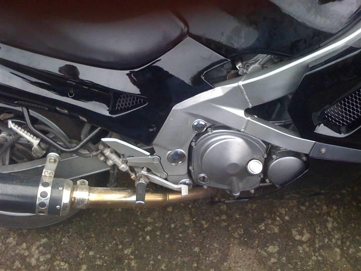 Kawasaki ZZR 600 billede 15