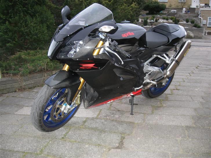 Aprilia RSV 1000 R Factory - SOLGT billede 9