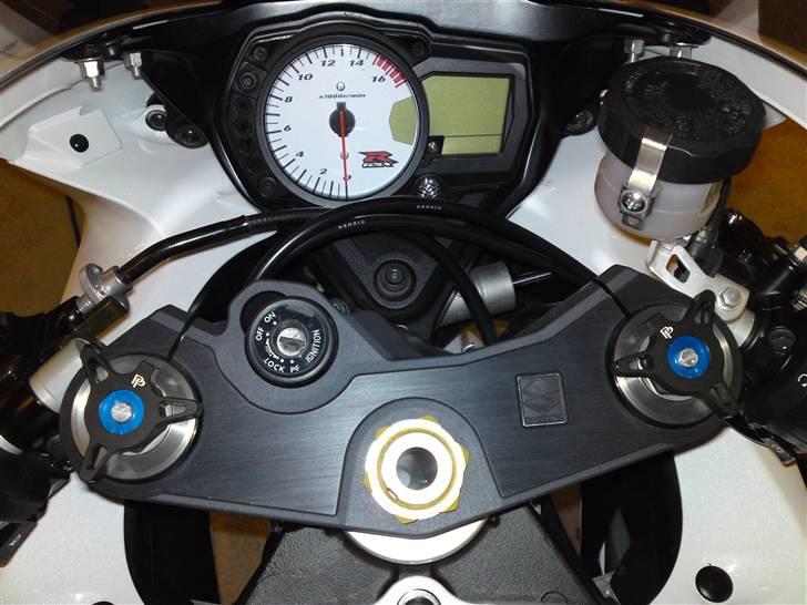Suzuki GSXR 750 K7 ( Solgt ) - PP Racing preload adjusters billede 19