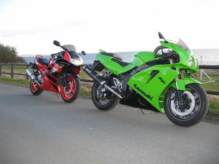 Kawasaki ZXR 750 - solgt - Ninjaen sammen med dens bedste legekammerat.  billede 16