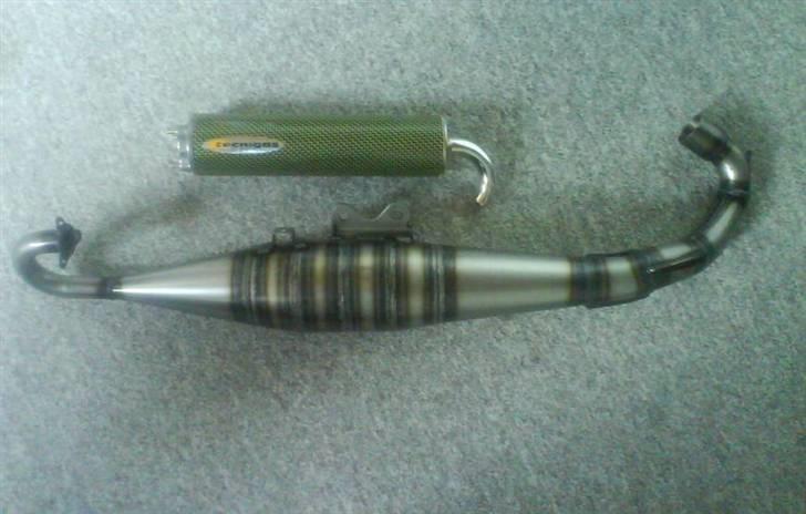 Aprilia SR125 Racing - Den nye Tecnigas RS70 udstødning - Uha den var godt nok pebret sammenlignet med dem man køber til almindelige 75 ccm scootere billede 7