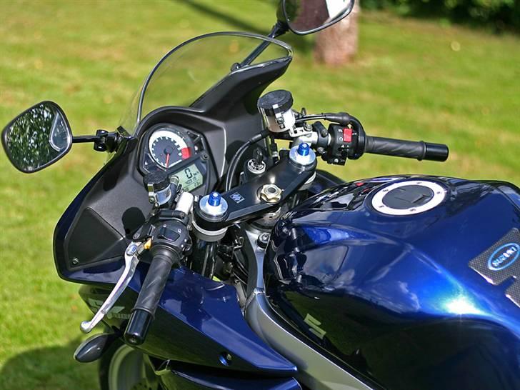 Suzuki SV1000S SOLGT billede 4