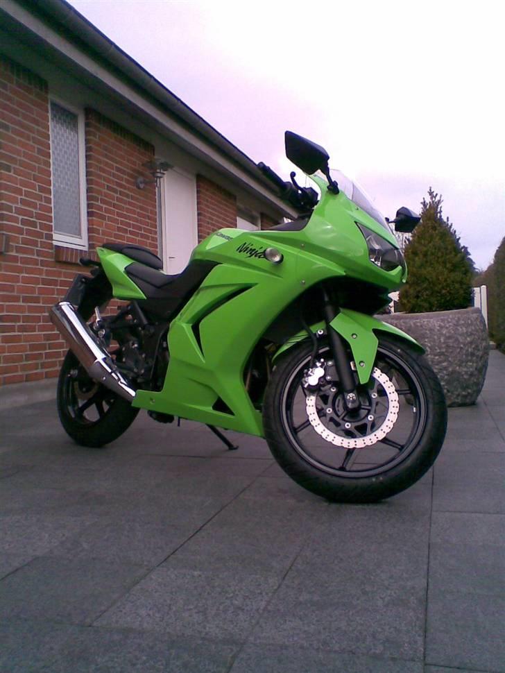 Kawasaki Ninja 250R Solgt billede 3
