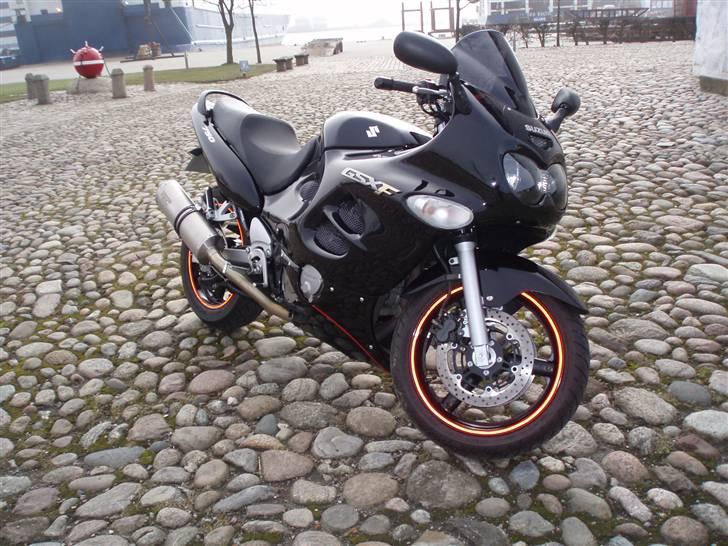 Suzuki gsx 750 f (Solgt) billede 4