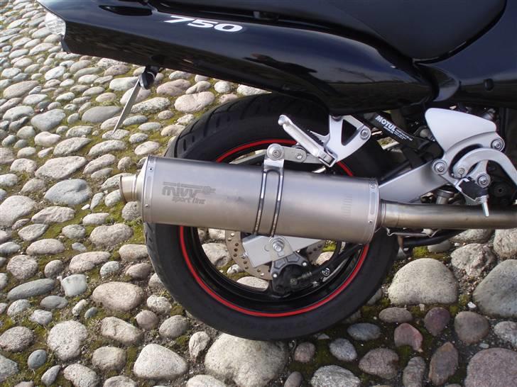 Suzuki gsx 750 f (Solgt) billede 16