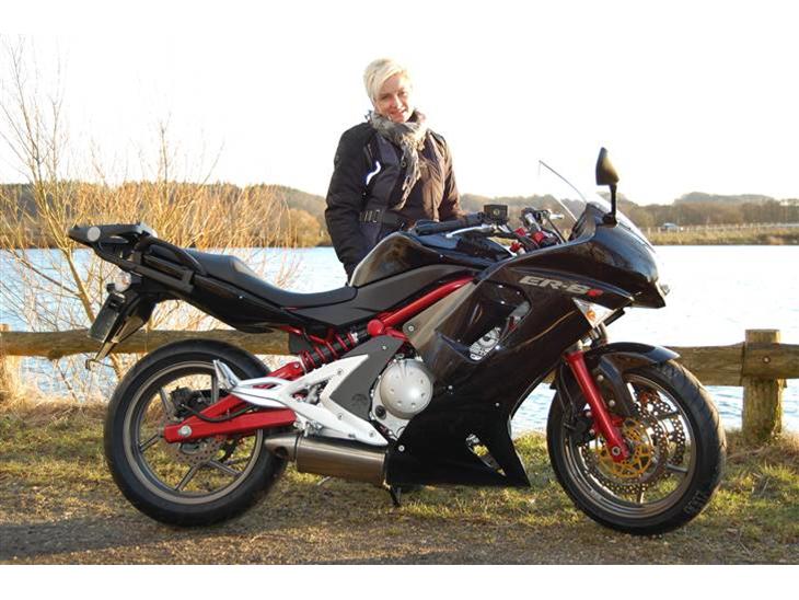 {{currentPhoto.altText}} billede {{currentPhoto.number}}