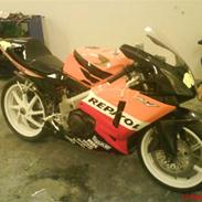 Honda VFR 400  (REPSOL) 