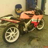 Honda VFR 400 (REPSOL)