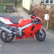 Kawasaki ZX7 R