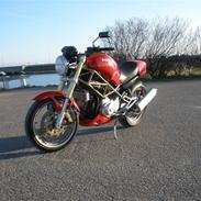 Ducati Monster 750