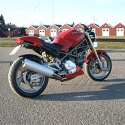 Ducati Monster 750