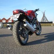 Ducati Monster 750