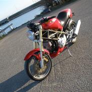 Ducati Monster 750