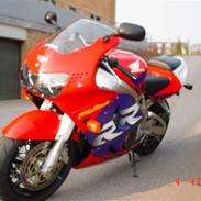 Honda cbr900rr fireblade