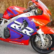 Honda cbr900rr fireblade