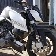 KTM 990 Superduke "Solgt"