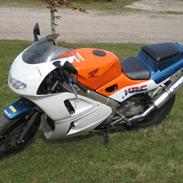 Honda VFR400 nc30