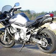 Yamaha FZ6-S "FAZER"