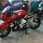 Honda cbr600f3½