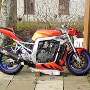Suzuki Gsxr 750 Streetfighter