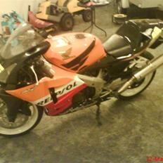 Honda VFR 400 (REPSOL)