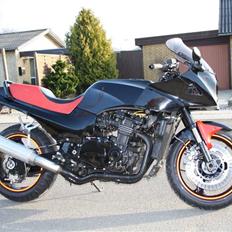 Kawasaki GPZ 900R