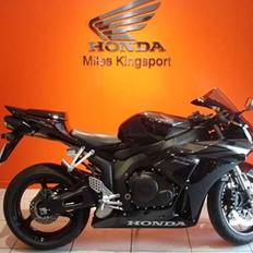 Honda CBR1000RR - solgt