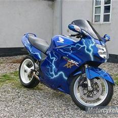 Honda cbr 1100xx blackbird