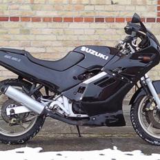 Suzuki GSX R- 250