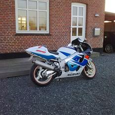 Suzuki GSX R 750