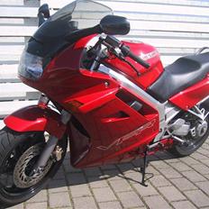 Honda VFR 750 F RC 36