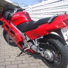 Honda VFR 750 F RC 36