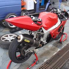 Suzuki GSXR 600 *SOLGT*