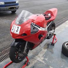 Suzuki GSXR 600 *SOLGT*