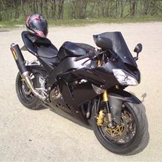 Kawasaki ZX-10R. SOLGT!
