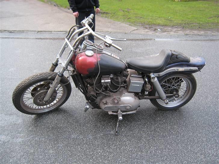 Harley Davidson Sportster - Så var der også nogle kasser med reservedele / original dele. billede 4
