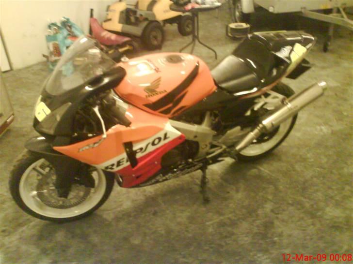 Honda VFR 400  (REPSOL)  billede 1