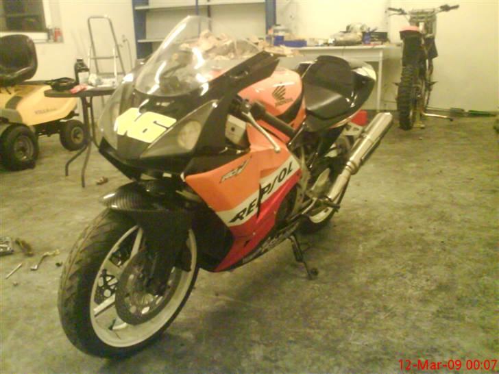 Honda VFR 400  (REPSOL)  billede 3