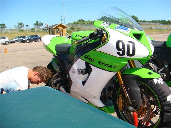 Kawasaki ZX-6RR billede 16