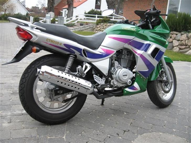 Universal chituma billede 6