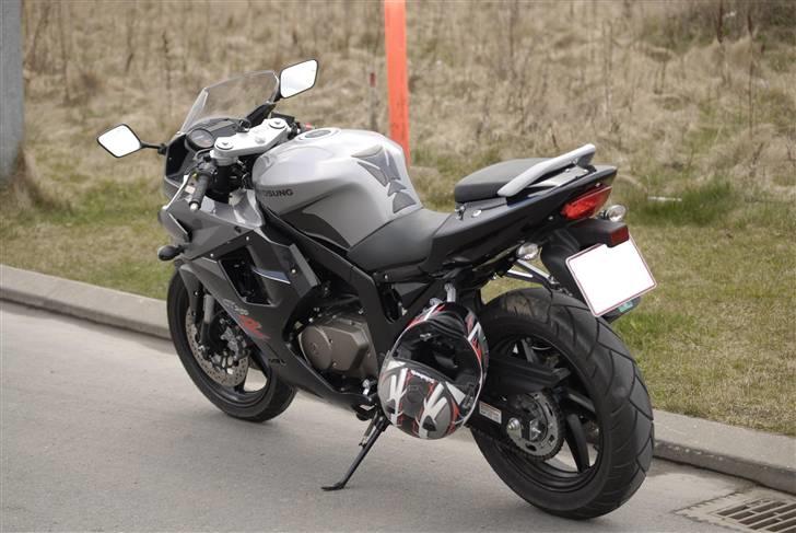 Hyosung GT 250 R (solgt) billede 15