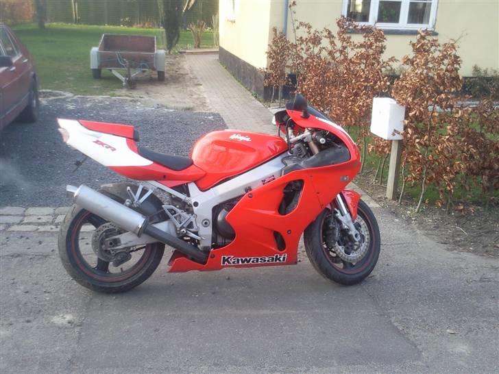 Kawasaki ZX7 R billede 2