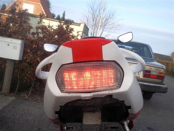 Kawasaki ZX7 R billede 4