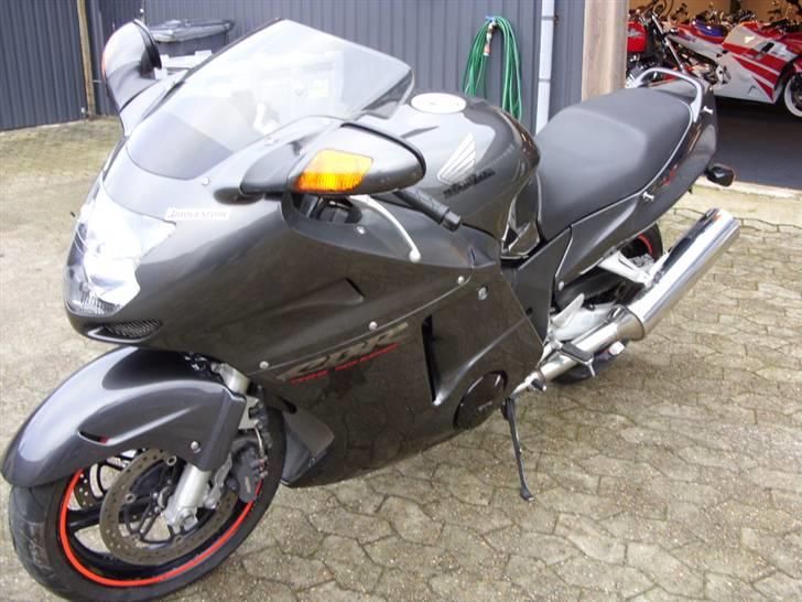 Honda CBR 1100 XX - jo den er god nok jeg mangler hvide blink glas i for :-(  den de skal nok komme :-.D billede 4