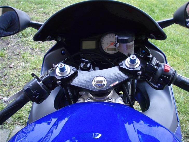 Yamaha YZF R6 SOLGT - cockpit! nu med carbon  billede 3