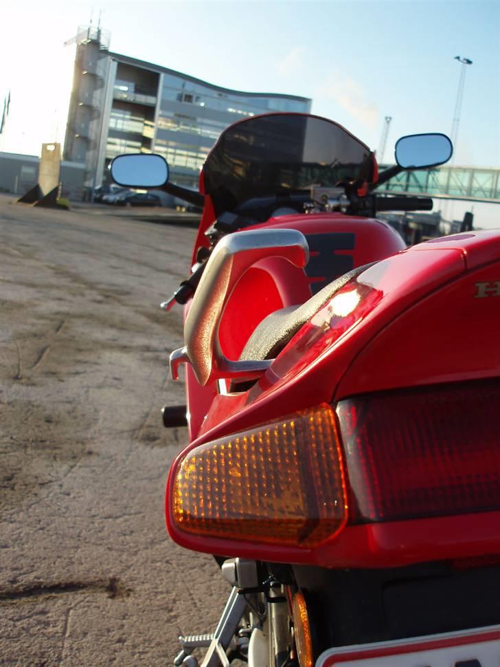 Honda VFR 750 - SOLGT - Integreret blinklys billede 6