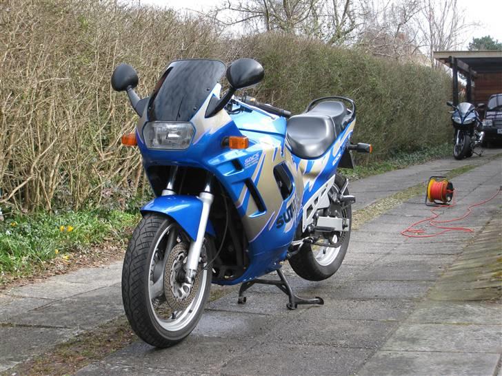 Suzuki GSX 600 F *SOLGT* billede 2