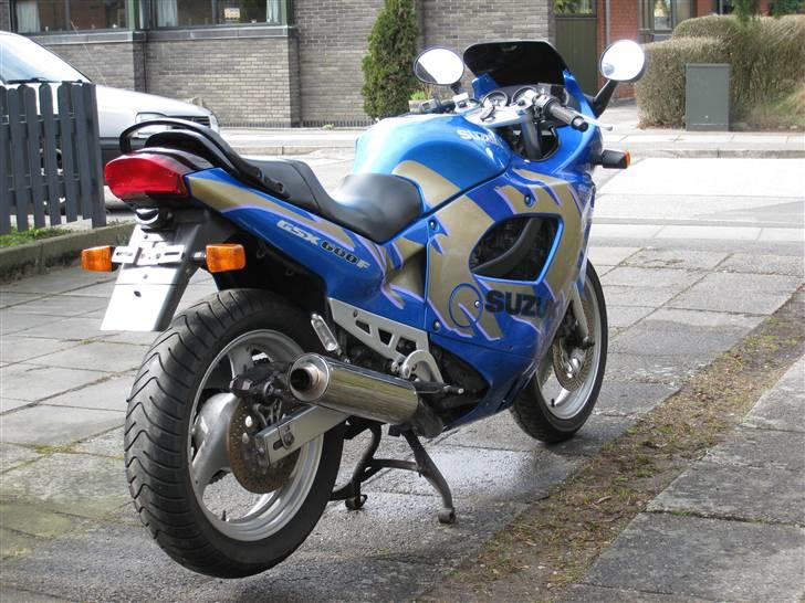 Suzuki GSX 600 F *SOLGT* billede 3