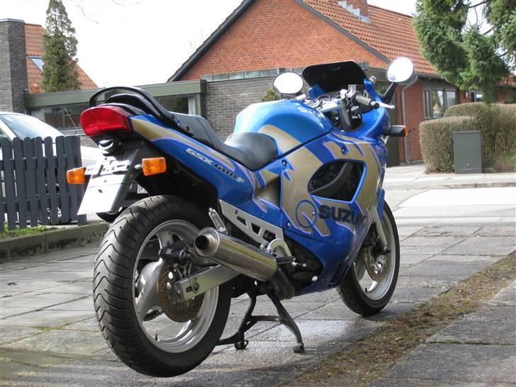 Suzuki GSX 600 F *SOLGT* billede 4