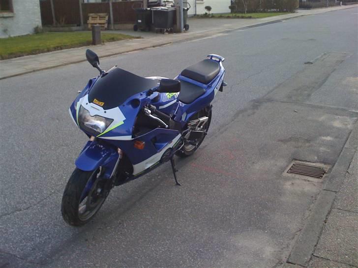 Kawasaki Zxr 400 billede 2